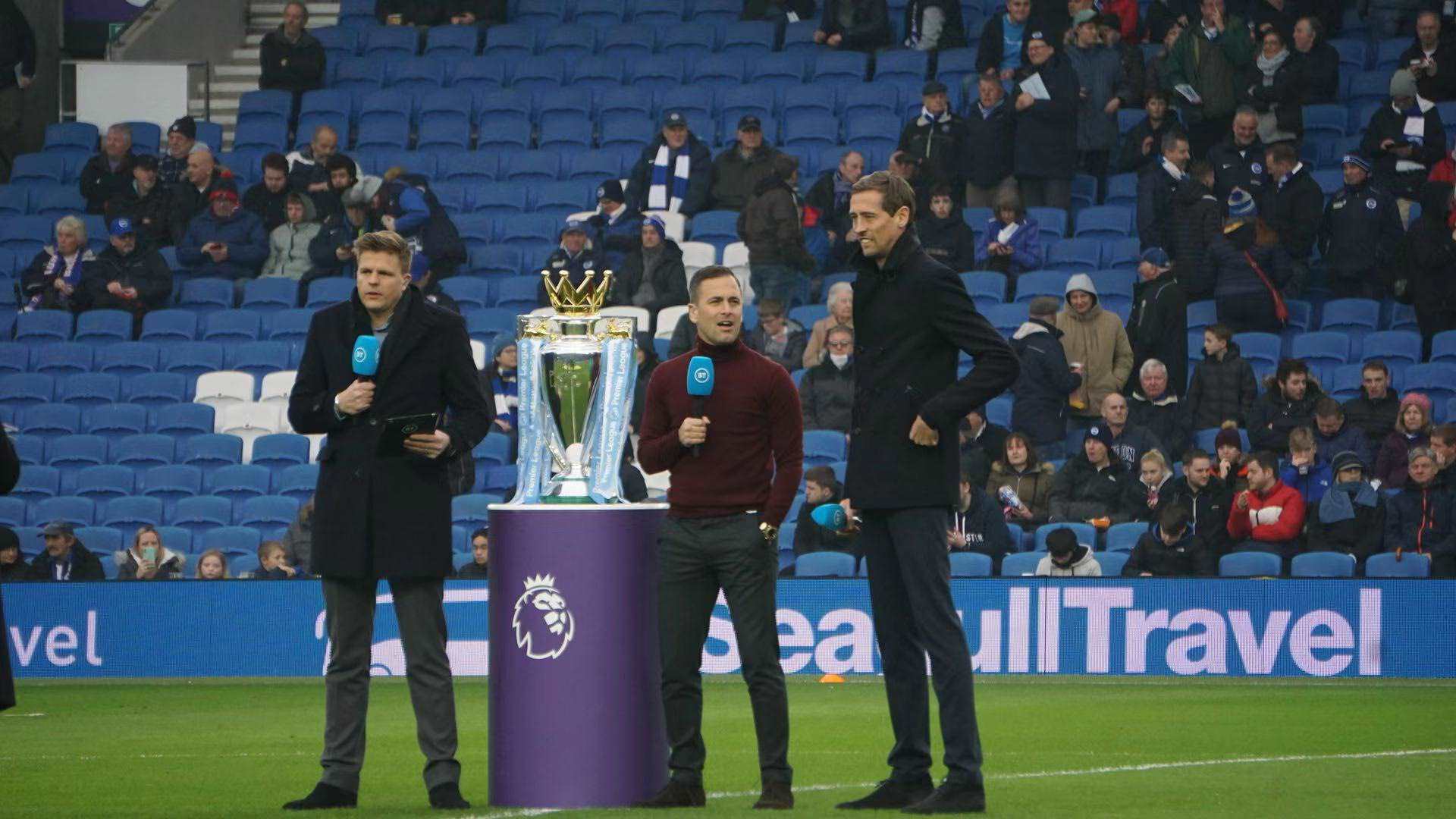 背后的出手 背后的出手